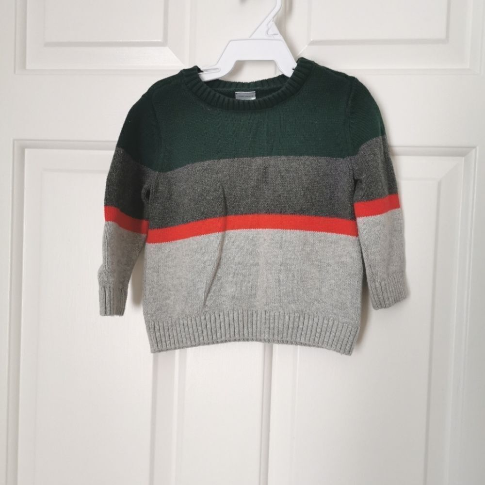 2/$15 Carter's thin knit boys sweater size 12 m